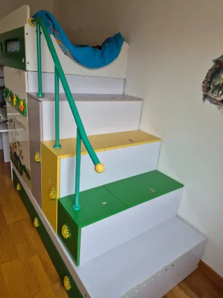 Mueble infantil litera con escritorio