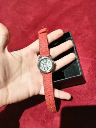 Reloj Lotus Cronógrafo Plata y Rojo