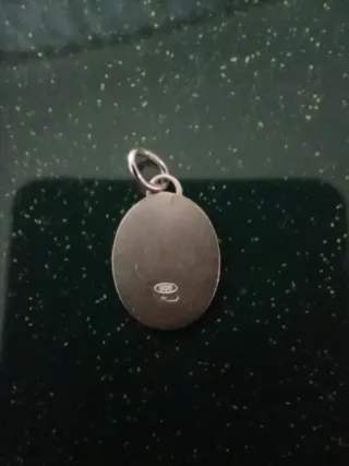 Charm in argento con fiore