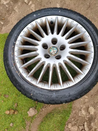 Juego de Llantas Alfa Romeo se escuchan ofertas