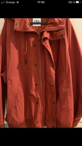 Bomber Zara con capucha comor terracota