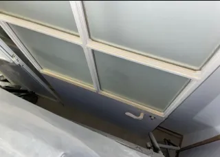 PUERTA HIERRO MACIZO MARCO CRISTALES  TRANSLUCIDOS