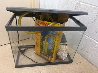 Pecera 15L con arena y accesorios