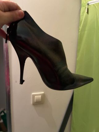 Zapatos Casadei tacón alto negros-morados.