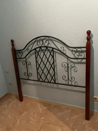 Cabecero forja y madera