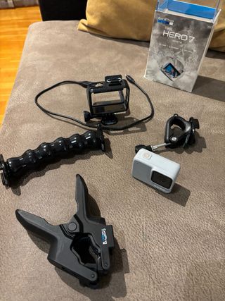 GoPro Hero 7 White + Accesorios originales