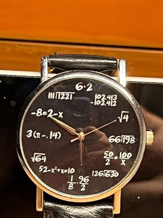 Reloj de pulsera con diseño de matemáticas