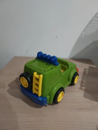 Coche de juguete infantil verde