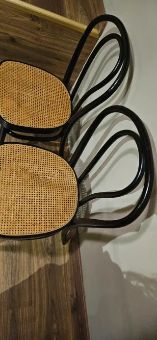 2 Sillas de Madera y Rattan