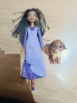 Muñeca Asha Disney con amigo