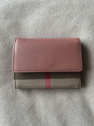 Cartera Burberry Rosa y Beige
