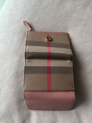 Cartera Burberry Rosa y Beige