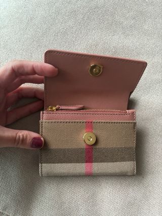 Cartera Burberry Rosa y Beige