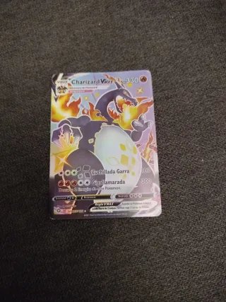 Carta Pokémon Charizard VMAX 2021