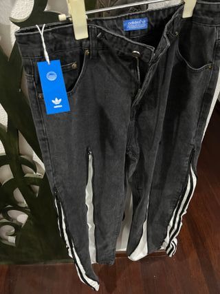 Pantalón vaquero Adidas parches cremalleras