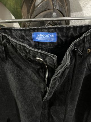 Pantalón vaquero Adidas parches cremalleras
