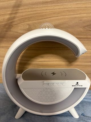 Altavoz con cargador inalámbrico