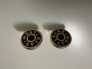 Collar y pendientes dorados con negro