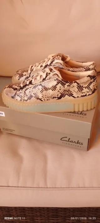 Zapatillas Clarks Mujer Serpiente Beige/Gris