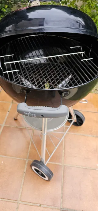 Barbacoa Weber Negra y Gris.