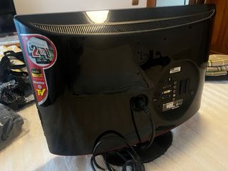 Monitor TV LG Full HD Nero e Rosso