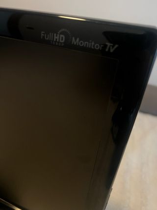 Monitor TV LG Full HD Nero e Rosso