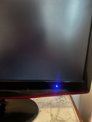 Monitor TV LG Full HD Nero e Rosso