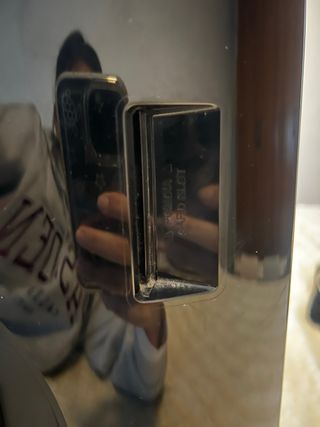 Monitor TV LG Full HD Nero e Rosso