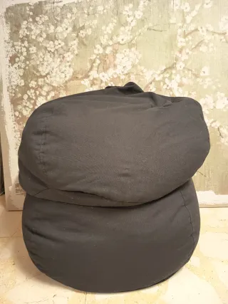 Puff tipo pera de tela negro