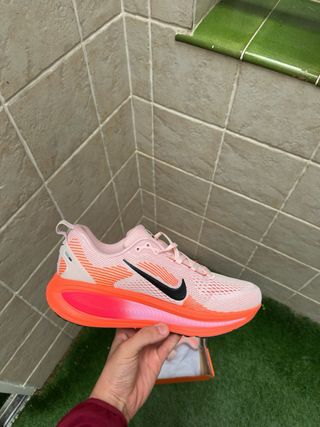 Nike Vomero 18 Zapatillas Running Naranja Rosa