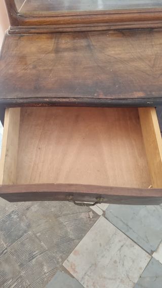 Armario antiguo de madera