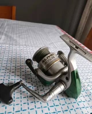 Carrete de pesca Shimano Alivio 1000FB