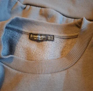 Sudadera crop Stradivarius