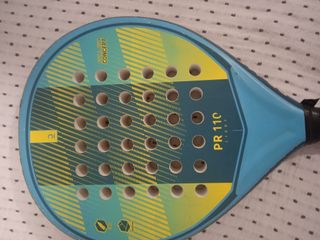 Pala de pádel infantil, azul y amarilla