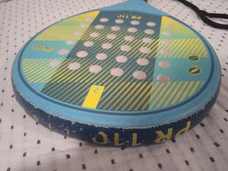 Pala de pádel infantil, azul y amarilla