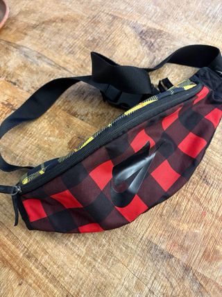 Riñonera marca Nike