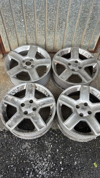 Llantas Peugeot 4x108 17”