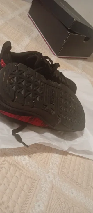 Zapatillas Puma Mujer Negras con Rojo