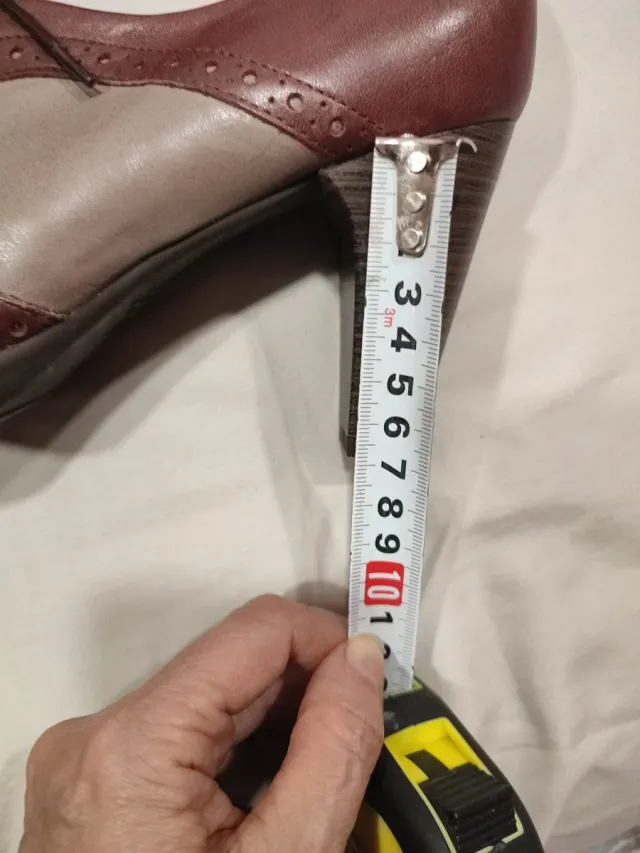 Zapatos Tacón Brogue Beige y Marrón