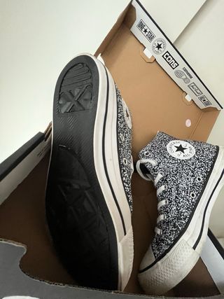 Zapatillas Converse Negro y Blanco