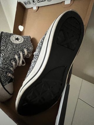 Zapatillas Converse Negro y Blanco