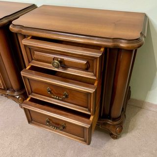 Coppia comodini classici in legno