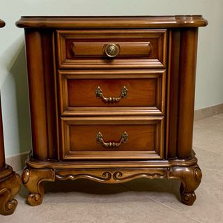 Coppia comodini classici in legno