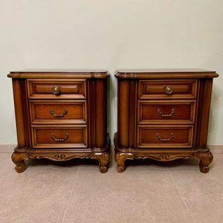 Coppia comodini classici in legno