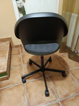 Silla de escritorio IKEA negra
