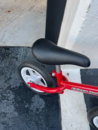 Bicicleta de equilibrio roja Chicco