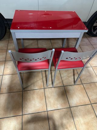 Mesa de cocina extensible con 2 sillas