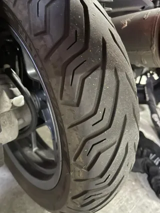 Moto YAMAHA X-MAX 125 cc Scooter Negra