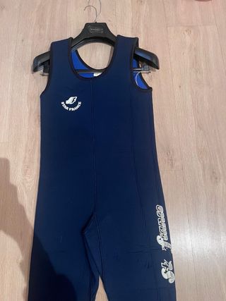 Traje de neopreno Star France 5-7mm con capucha