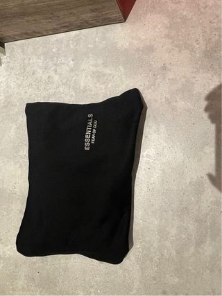 Sudadera Essentials Negra